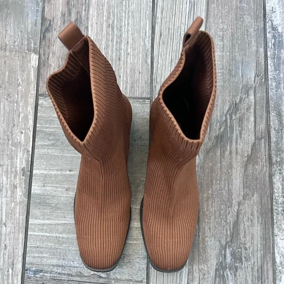 Everlane Brown Sock Boots NWOT - Picture 5 of 12